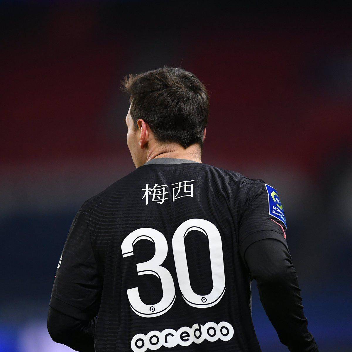 国足球则以